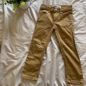 Brown skinny pants for a toddler